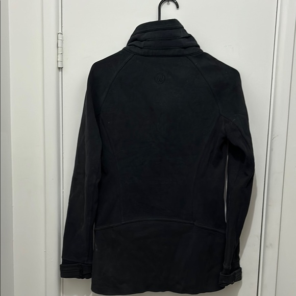 Lululemon Women's Black Jacket - Picture 3 of 4